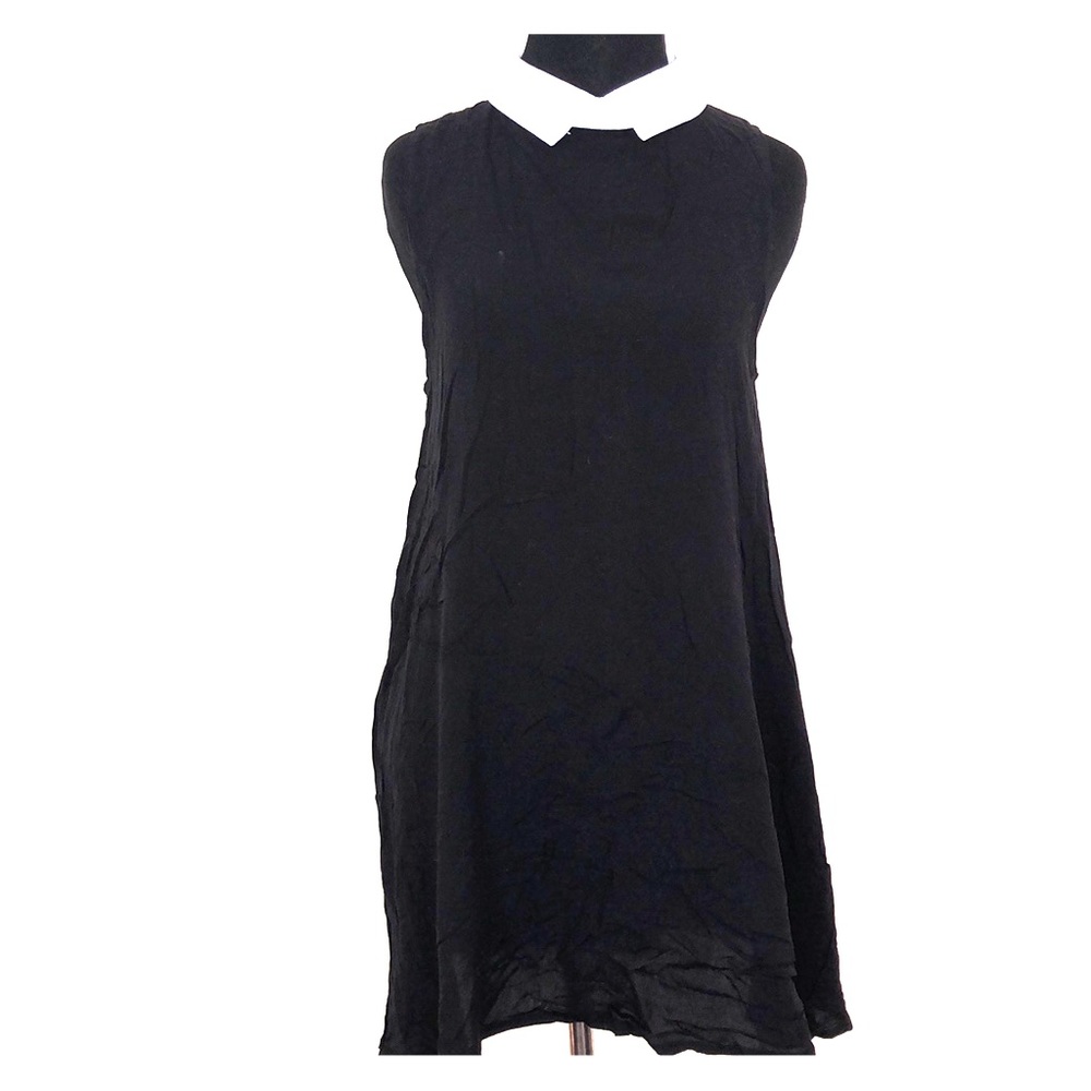 Sleeveless Contrast Collar Dress